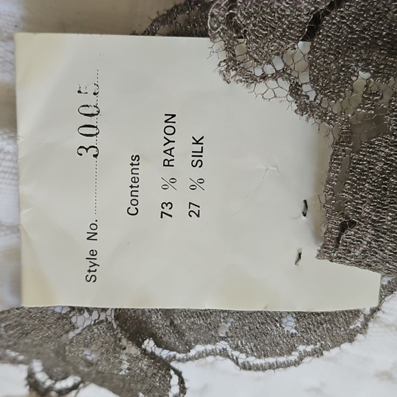 Vintage Lace Mantilla Perfect Condition - Picture 5 of 5